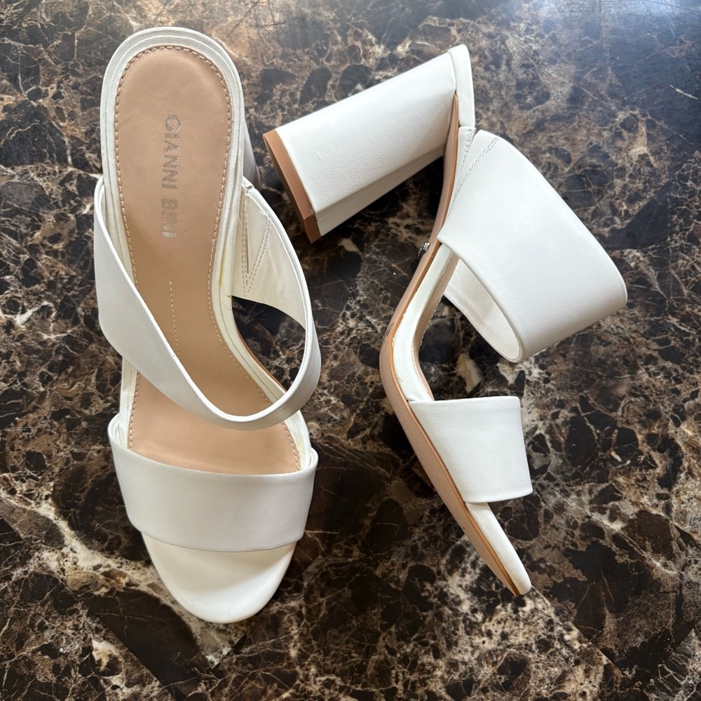 Gianni Bini White Heeled Mules with Chunky Block Heel